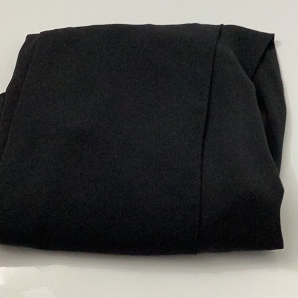 Cape Georgette One-Shoulder Jumpsuit
Lauren - Picture 12 of 12